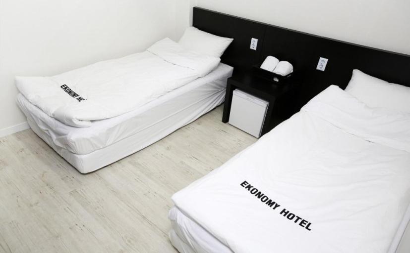 Ekonomy Hotel Gumi Екстериор снимка
