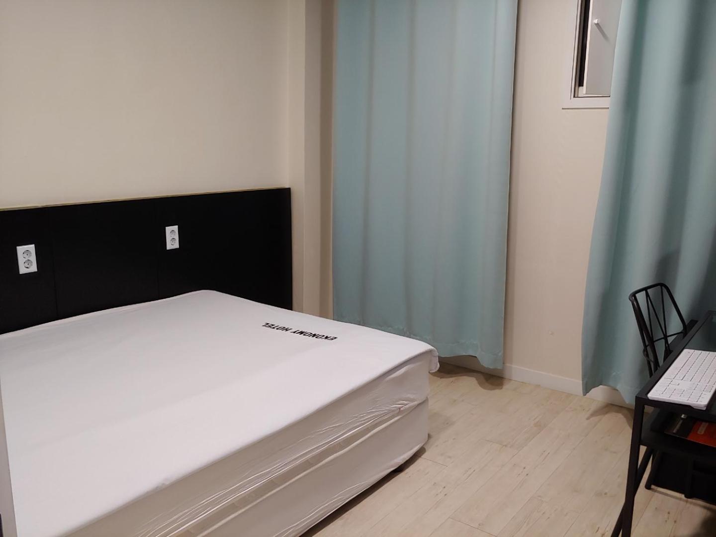 Ekonomy Hotel Gumi Екстериор снимка